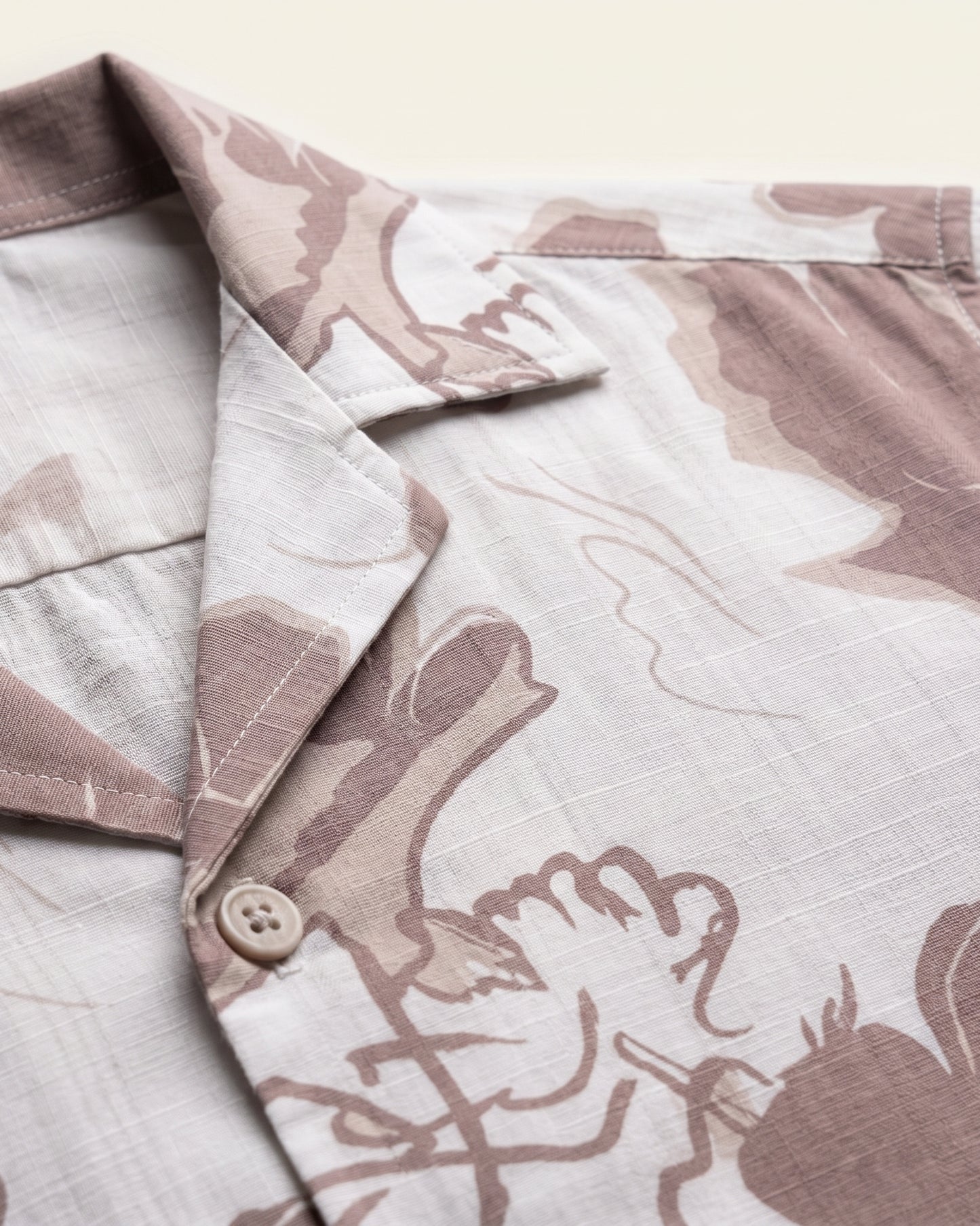 BEIGE FLOWER STATIC DRIP SHIRT