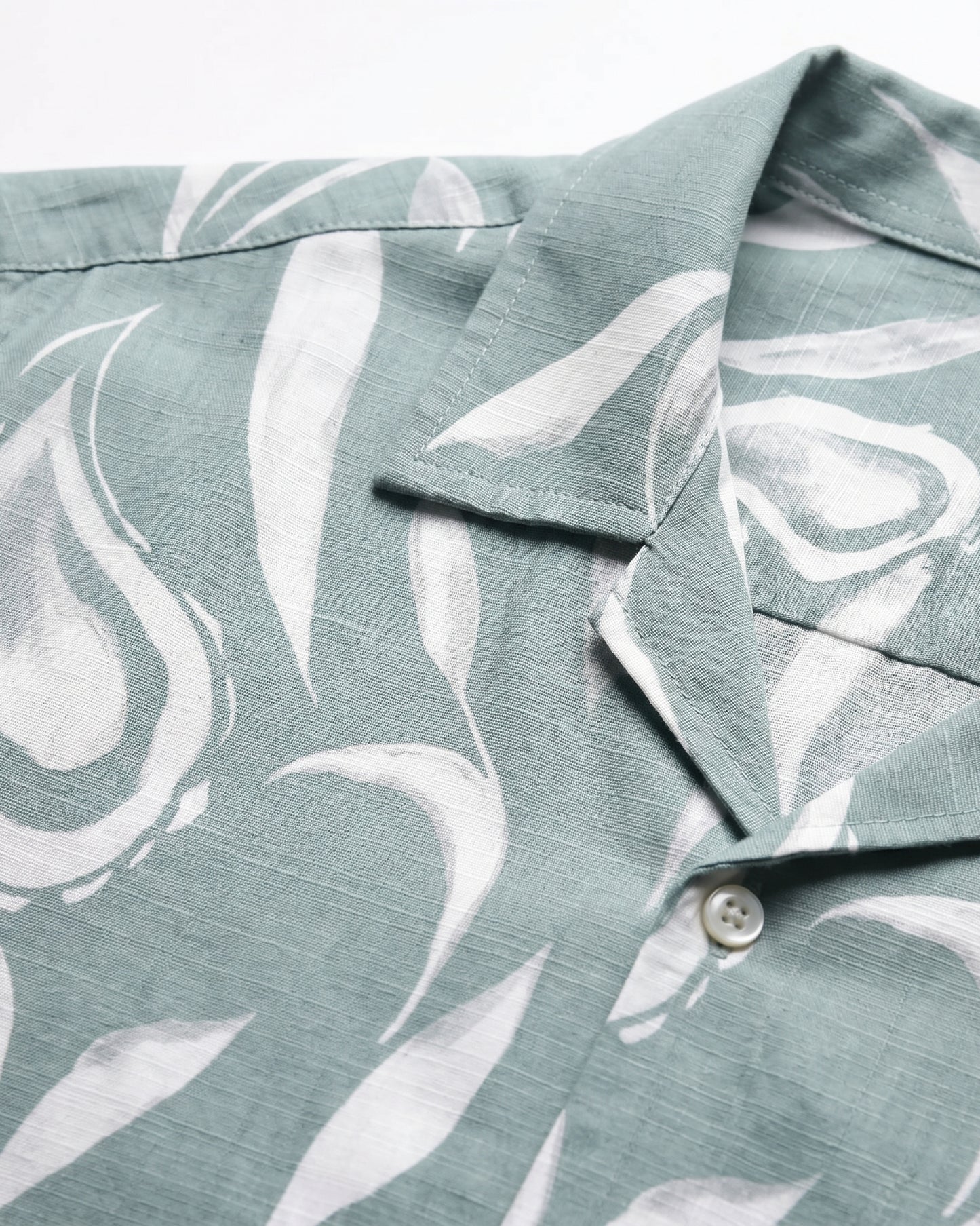 BLUE FEATHERS STATIC DRIP SHIRT