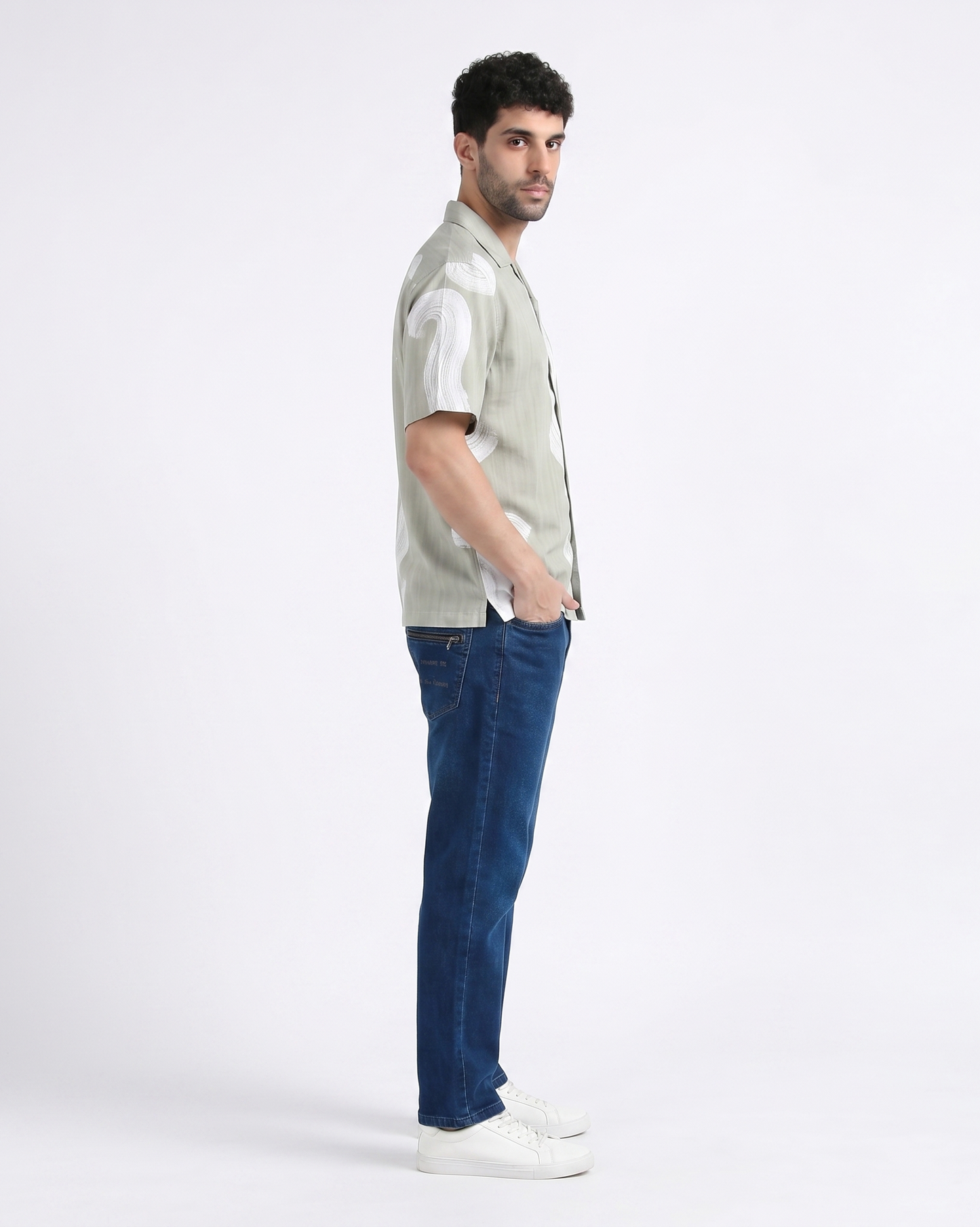 DEEP NAVY HERITAGE STRAIGHT DENIM